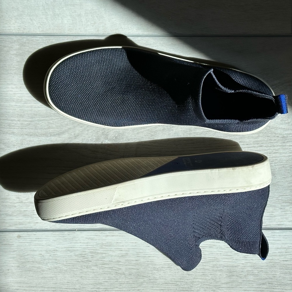 Rothy’s The Chelsea boot in Navy size 8